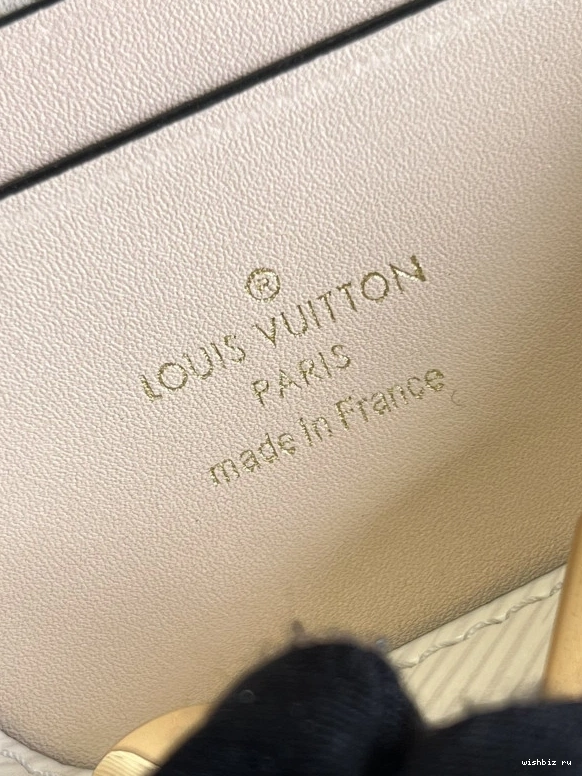WIS TWIST LOUIS PM VUITTON 1031